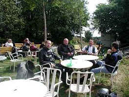 Kaffee und Kuchen an der Loire-Quelle